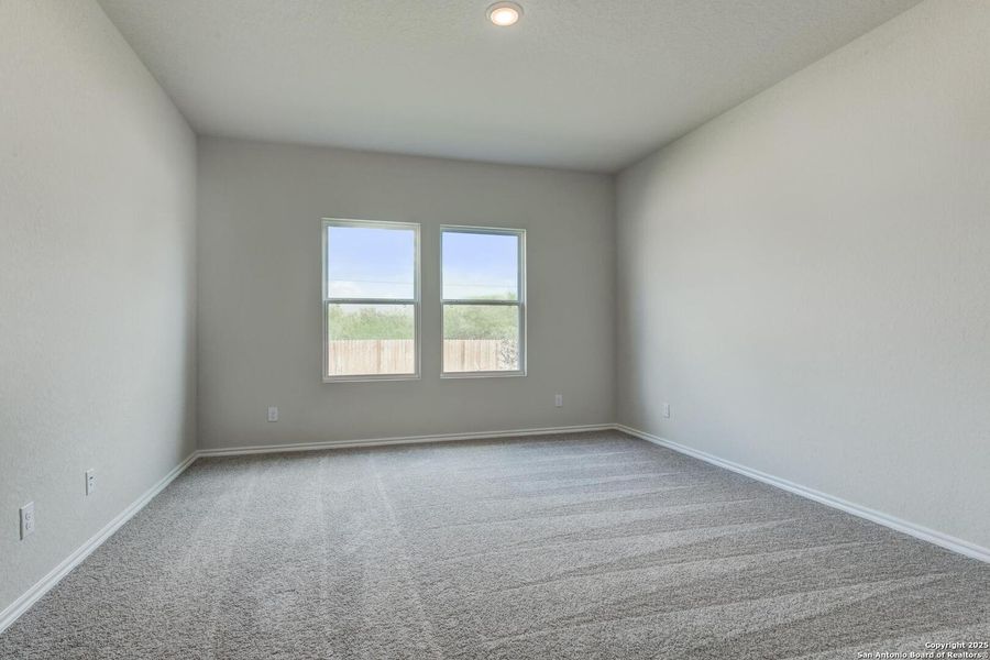 Spacious, unfurnished interior of a new home in Meadows at Hennersby Hollow 40's, San Antonio (Image 25).