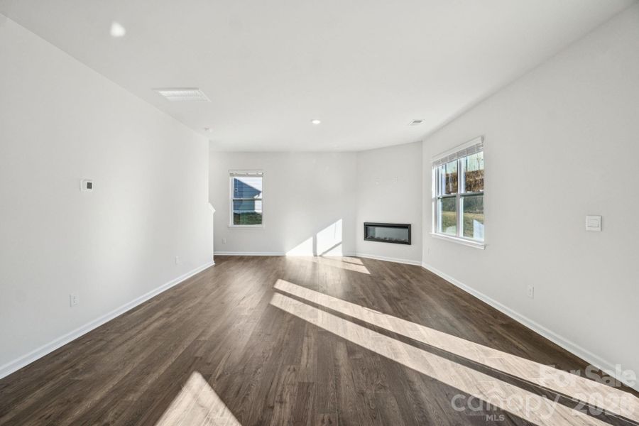 Spacious, unfurnished interior of a new home in Rydele Heights, Asheville (Image 18).
