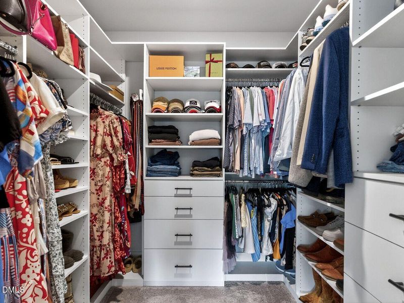 026-1280x960-primary-closet