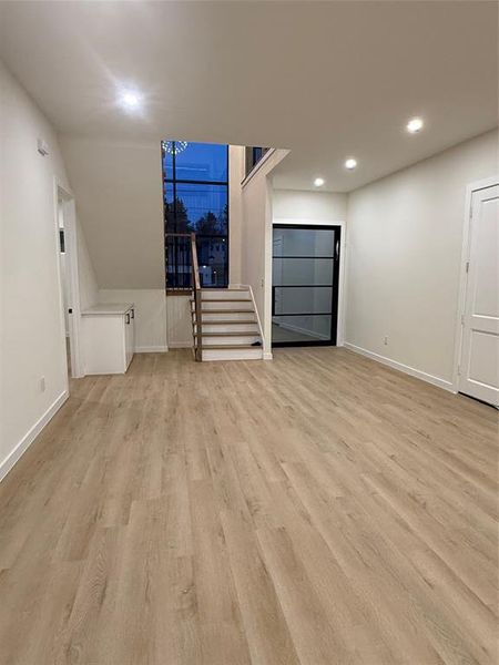 Spacious, unfurnished interior of a new home in , Dallas (Image 9).