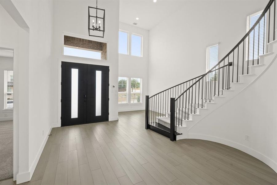 405 Newpark- Foyer-1