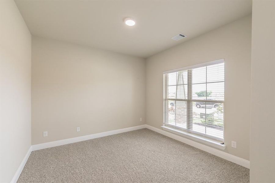Spacious, unfurnished interior of a new home in , Alvarado (Image 27).