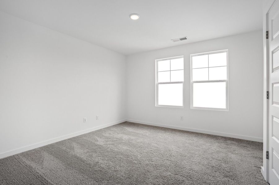 Spacious, unfurnished interior of a new home in Sage Farms, White House (Image 67).