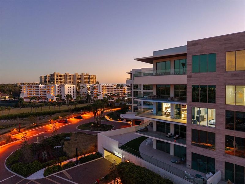 Condo located in Longboat Key, FL showcasing its design and architecture (Image 39). Condo located in Longboat Key, FL showcasing its design and architecture (Image 39).