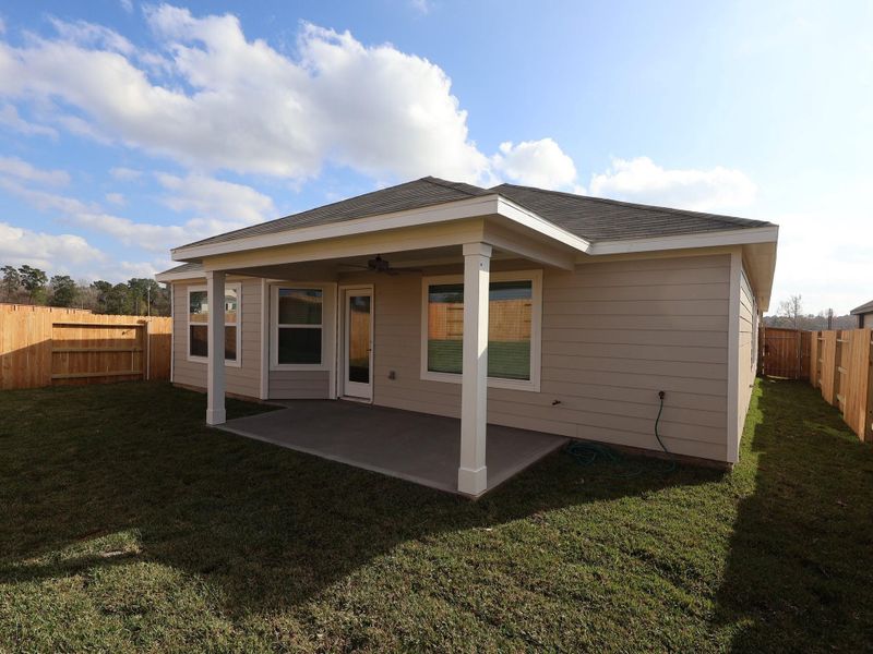 Exterior details and patio area of a home in Lone Star Landing, Montgomery (Image 4).
