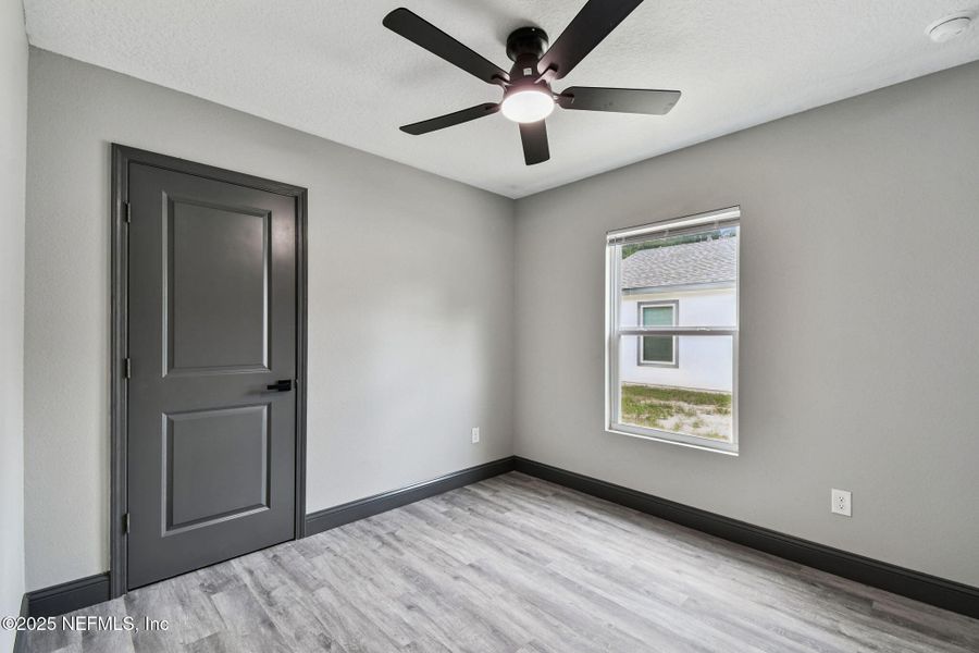 Spacious, unfurnished interior of a new home in , Jacksonville (Image 12).