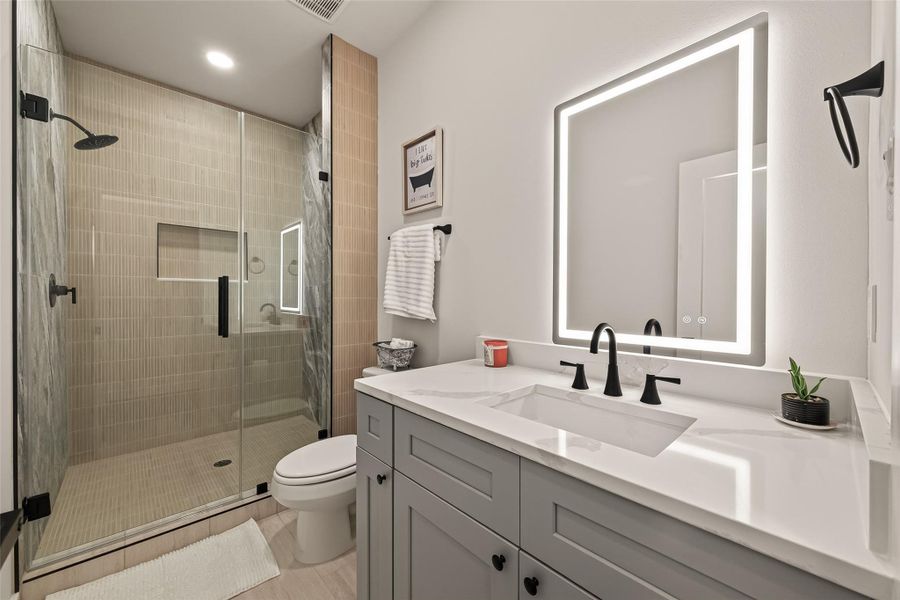 Furnished interior view inside a new home in , Deer Park (Image 7).