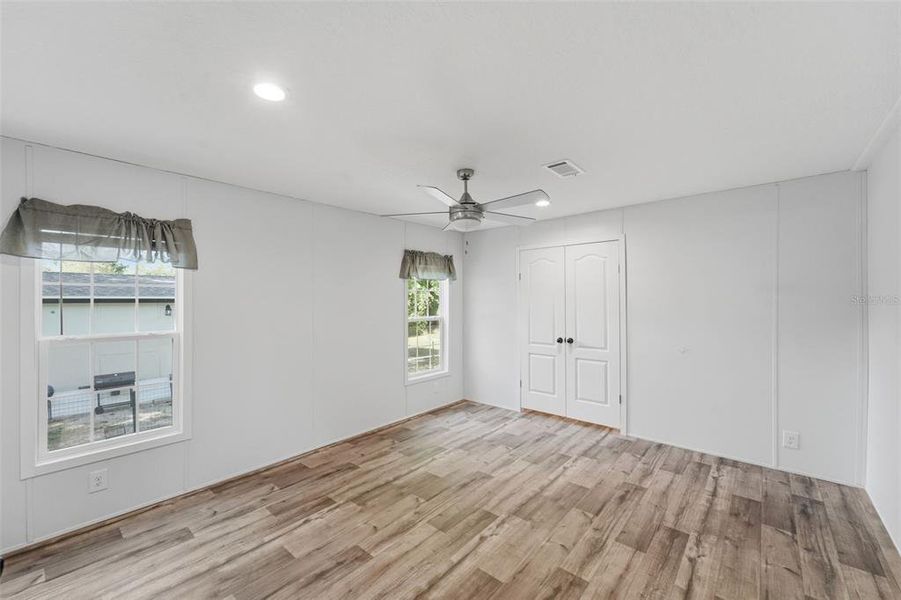 Spacious, unfurnished interior of a new home in , Deland (Image 16).