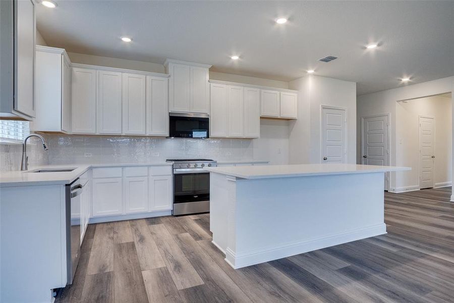 Furnished interior view inside a new home in Sierra Vista at Kelly Ranch, Aledo (Image 9). Furnished interior view inside a new home in Sierra Vista at Kelly Ranch, Aledo (Image 9).