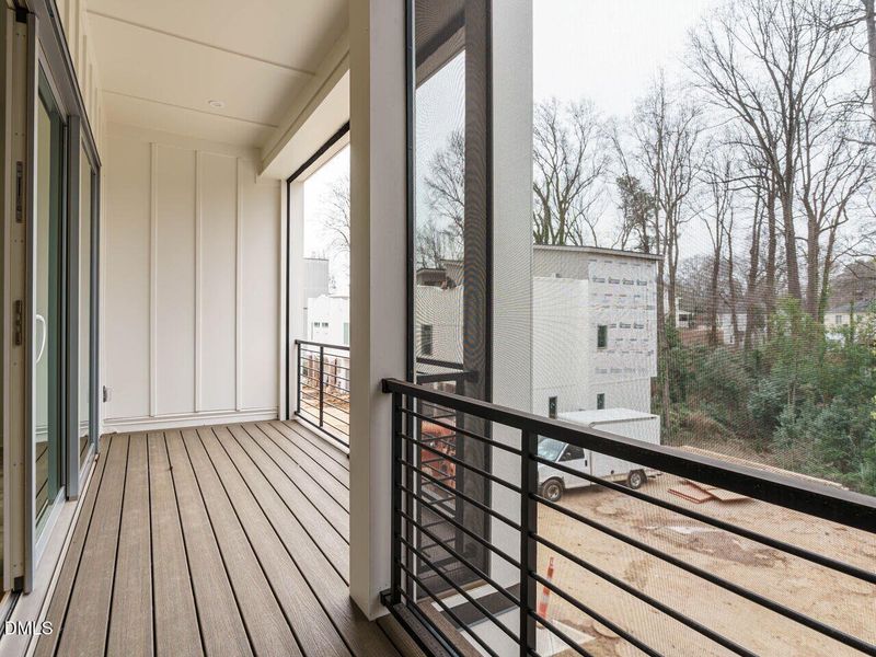 029-1280x960-balcony