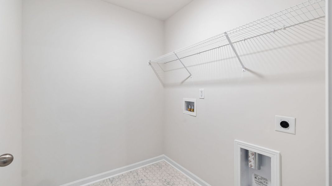 Spacious, unfurnished interior of a new home in Sage Grove, Lyman (Image 30).