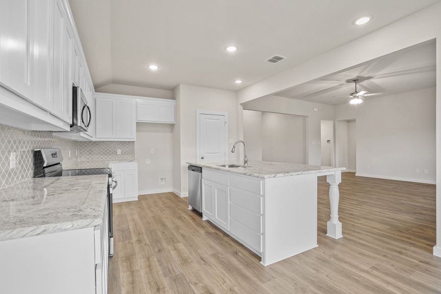 Image 55 representing the Waterford III by Cheldan Homes in Stoneview, Glen Rose, TX.