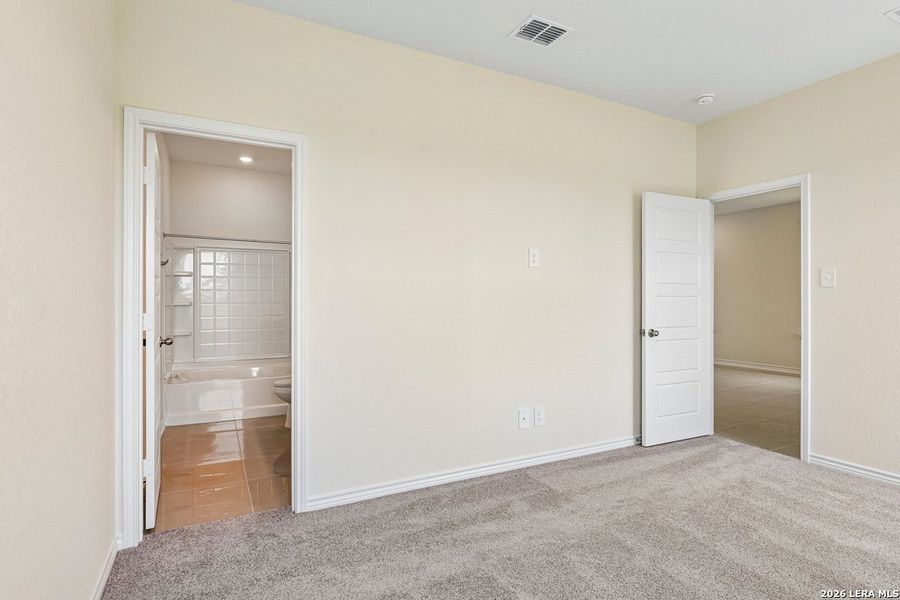 Spacious, unfurnished interior of a new home in Woodside Farms, Seguin (Image 31). Spacious, unfurnished interior of a new home in Woodside Farms, Seguin (Image 31).