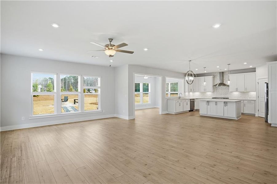 Spacious, unfurnished interior of a new home in Rose Creek, Cumming (Image 9).