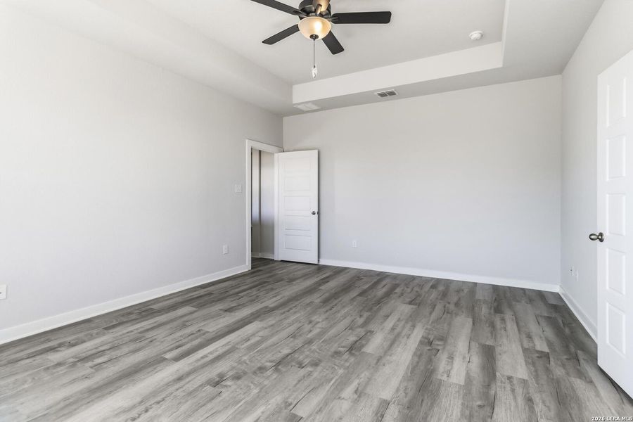Spacious, unfurnished interior of a new home in Lonesome Dove, San Antonio (Image 17).