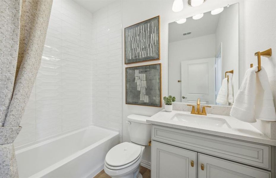 Stylish secondary bath with high-end fixtures *Model representation