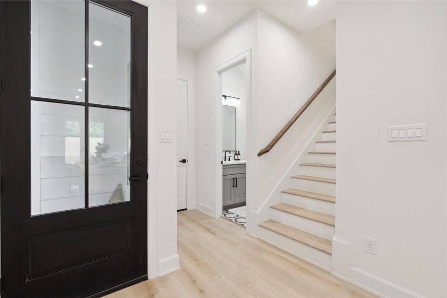 Spacious, unfurnished interior of a new home in , Houston (Image 19).