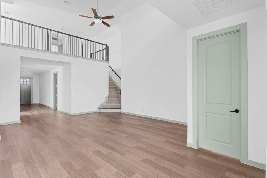 Spacious, unfurnished interior of a new home in Alexander, Pearland (Image 12). Spacious, unfurnished interior of a new home in Alexander, Pearland (Image 12).