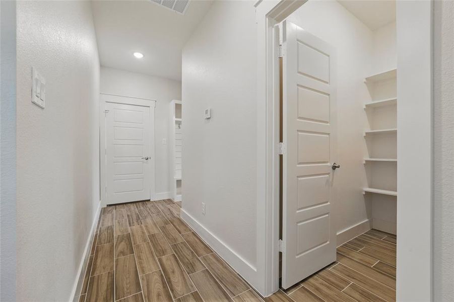 Spacious, unfurnished interior of a new home in , Weatherford (Image 14).