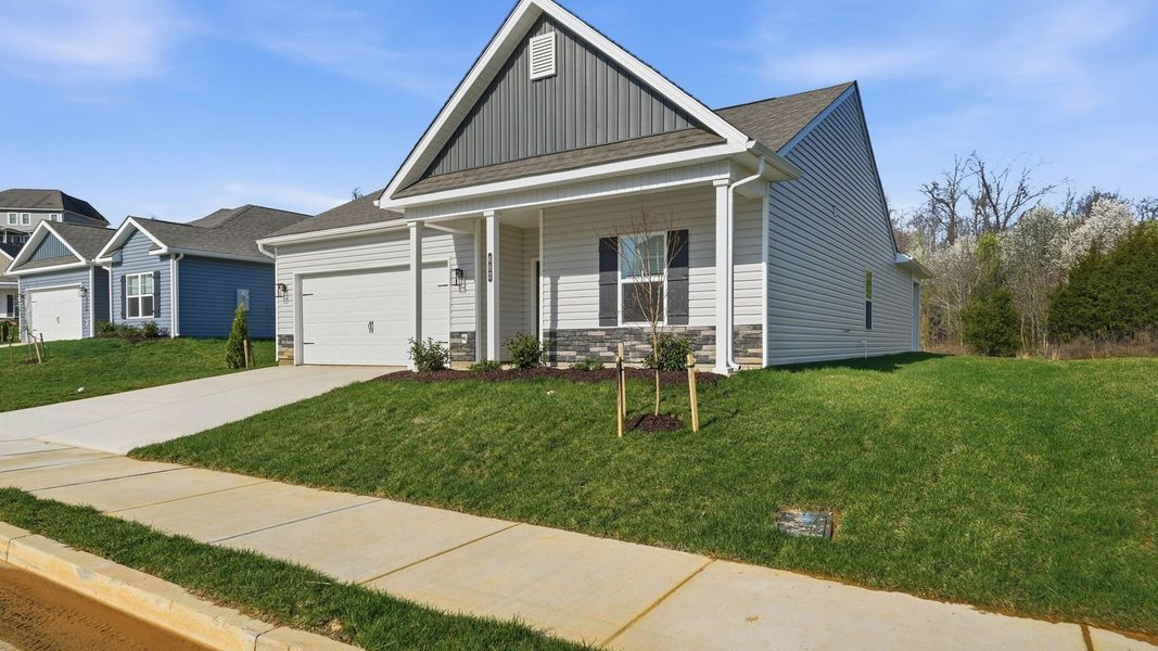 Front exterior of a new home in Saint Andrews Garth, Kingsport, TN, highlighting curb appeal (Image 17).
