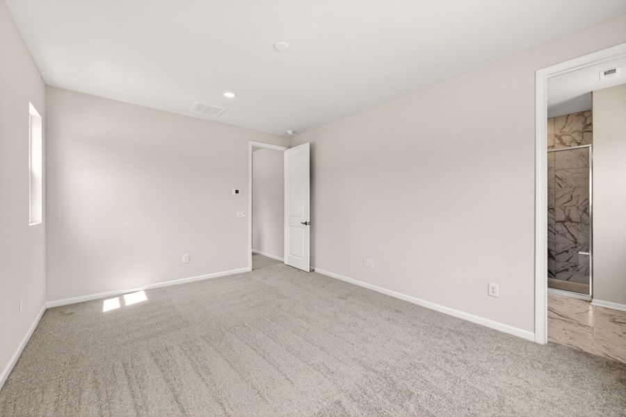 Spacious, unfurnished interior of a new home in Amplitude, Charlotte (Image 30).
