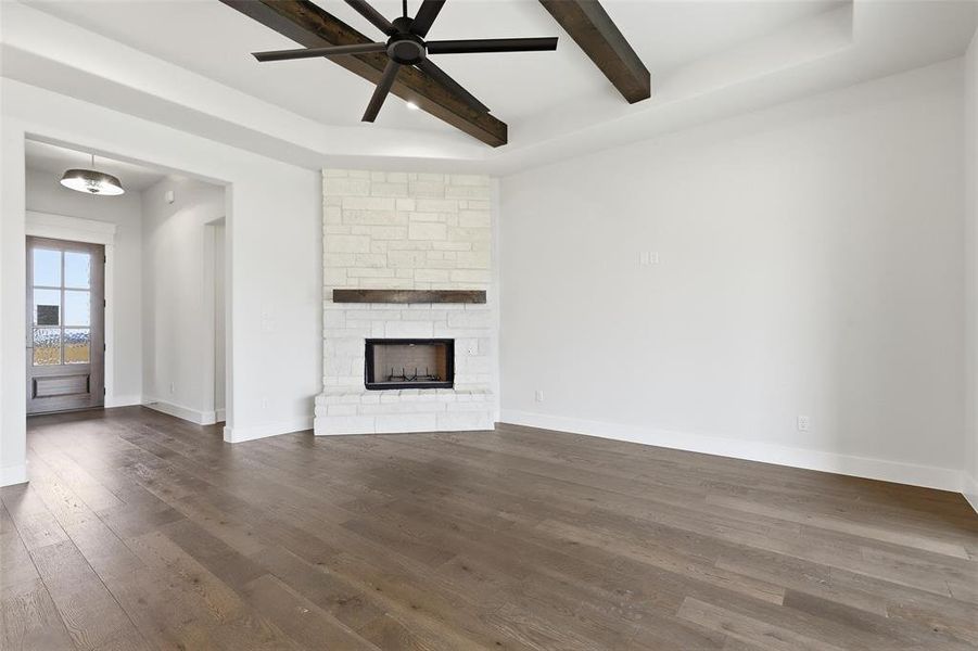 Spacious, unfurnished interior of a new home in Aledo Heights - Aledo ISD, Aledo (Image 19).