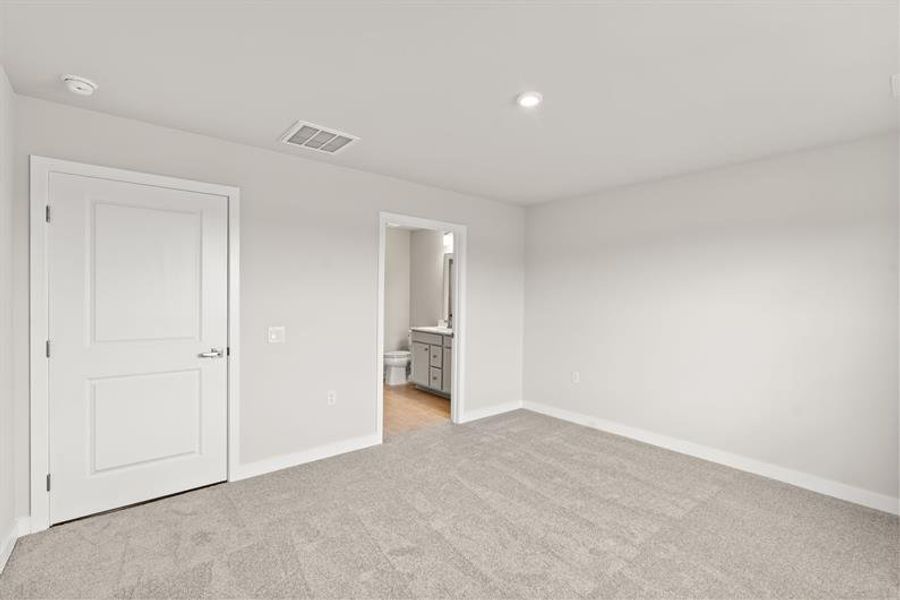 Spacious, unfurnished interior of a new home in Lakes at Riverbend Townhomes, Navassa (Image 16).