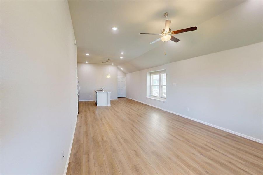 Spacious, unfurnished interior of a new home in Elevon, Lavon (Image 11).