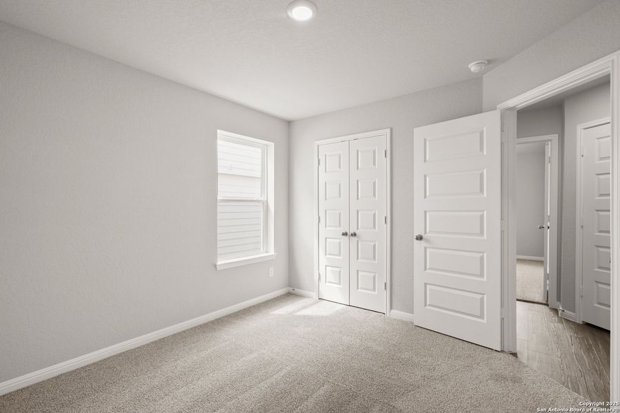 Spacious, unfurnished interior of a new home in Cinco Lakes, San Antonio (Image 22).