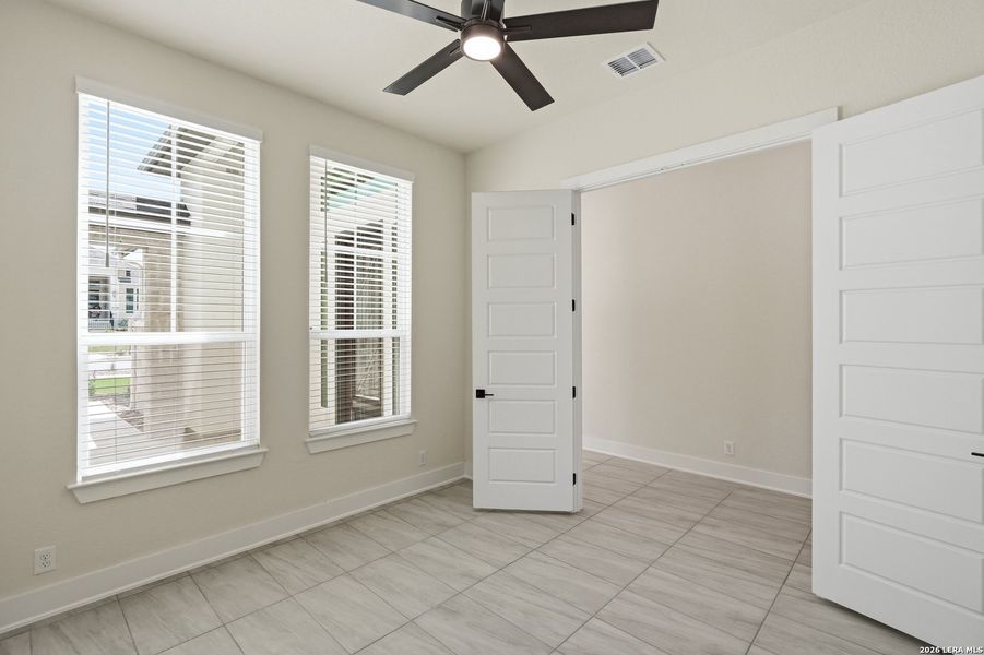Spacious, unfurnished interior of a new home in Esperanza 60's, Boerne (Image 14).