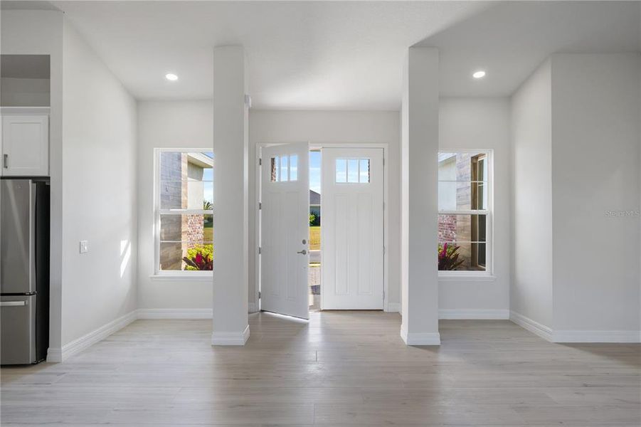 Spacious, unfurnished interior of a new home in , Lake Alfred (Image 26).