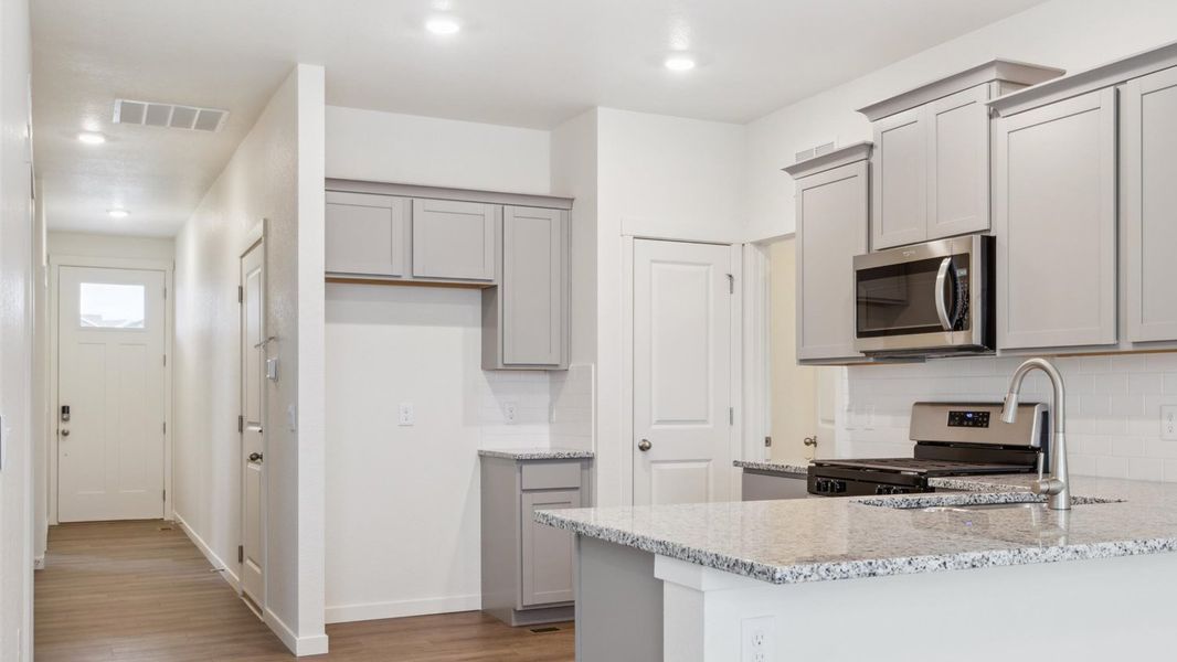 Furnished interior view inside a new home in Silver Peaks, Lochbuie (Image 4). Furnished interior view inside a new home in Silver Peaks, Lochbuie (Image 4).