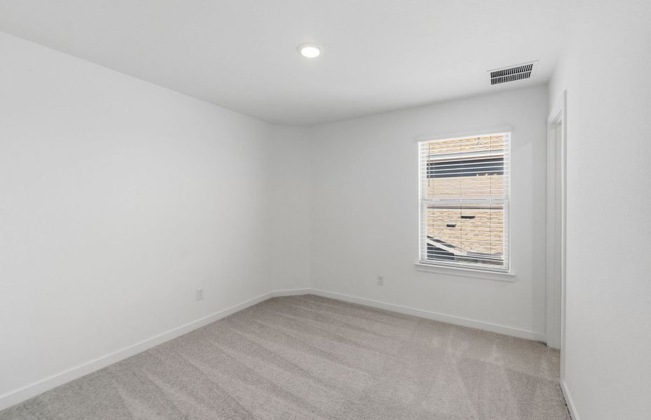 Spacious, unfurnished interior of a new home in Wolf Ranch, Georgetown (Image 51).