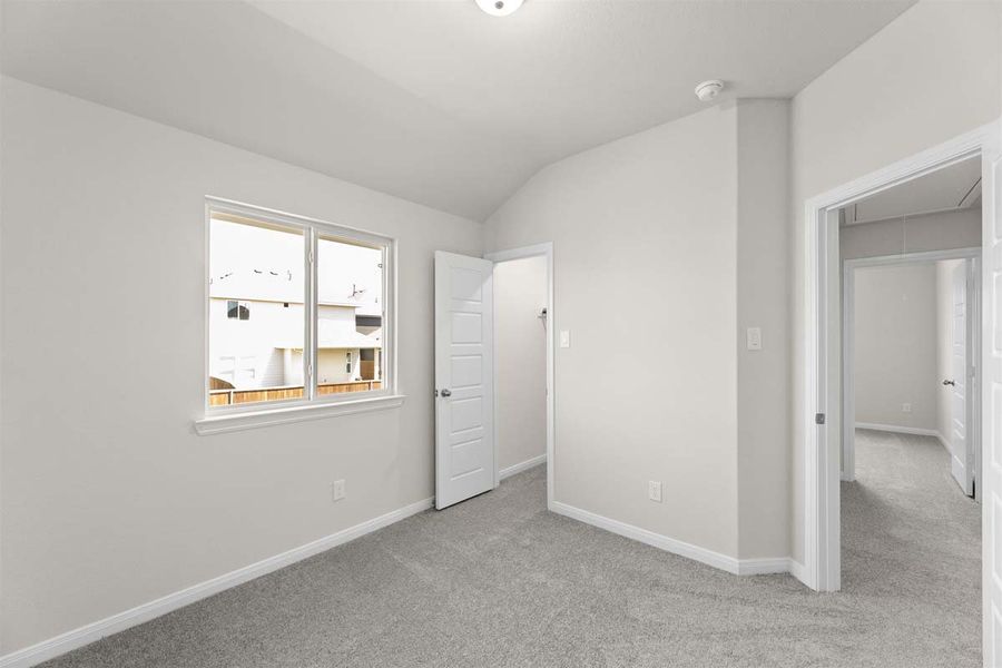 Spacious, unfurnished interior of a new home in Keeneland, Aubrey (Image 34).