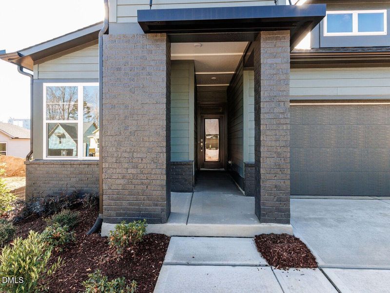 003-1280x960-front-entry