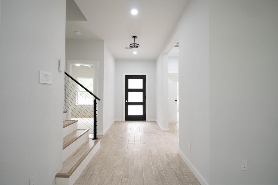 Spacious, unfurnished interior of a new home in , Dayton (Image 18).