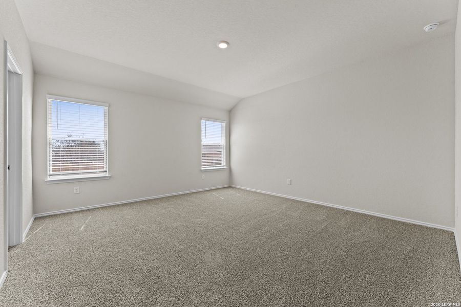 Spacious, unfurnished interior of a new home in High Garden, Comfort (Image 20).
