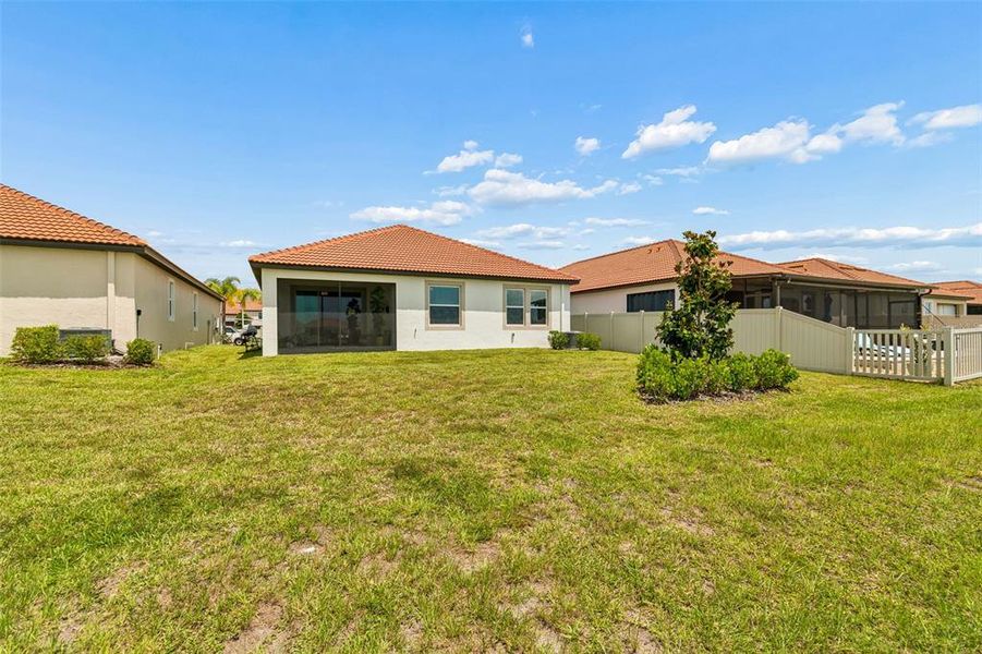 Exterior details and patio area of a home in , Wimauma (Image 25).