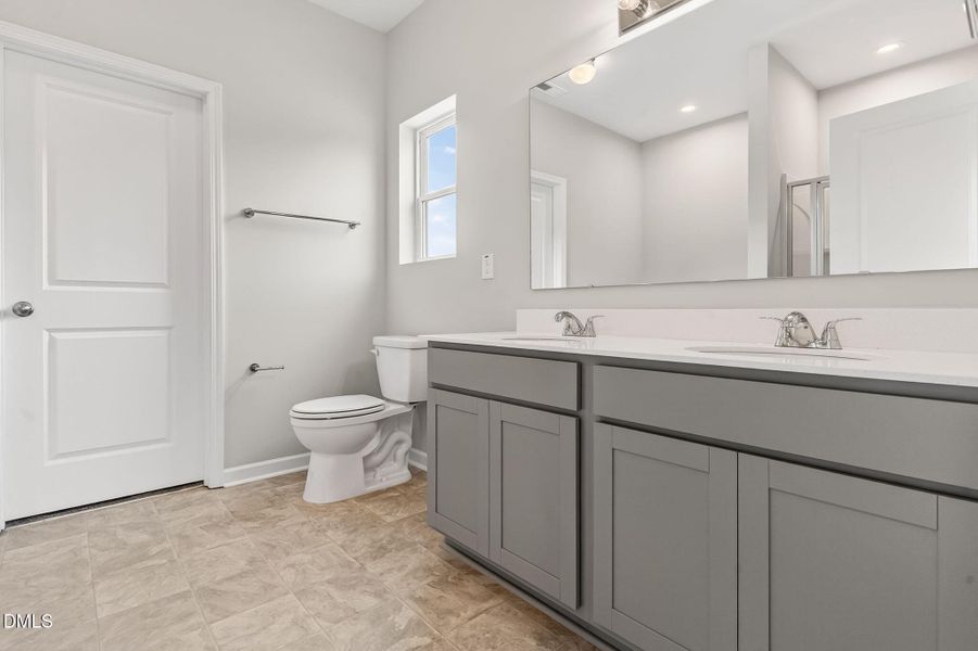 FAY_Hunters Trace_Venture_102 Rubyfield