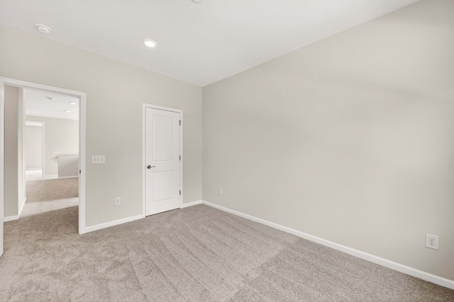 Spacious, unfurnished interior of a new home in Amplitude, Charlotte (Image 33).