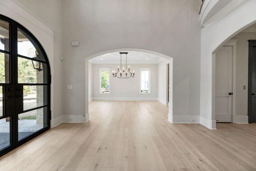 Spacious, unfurnished interior of a new home in , Alpharetta (Image 48).