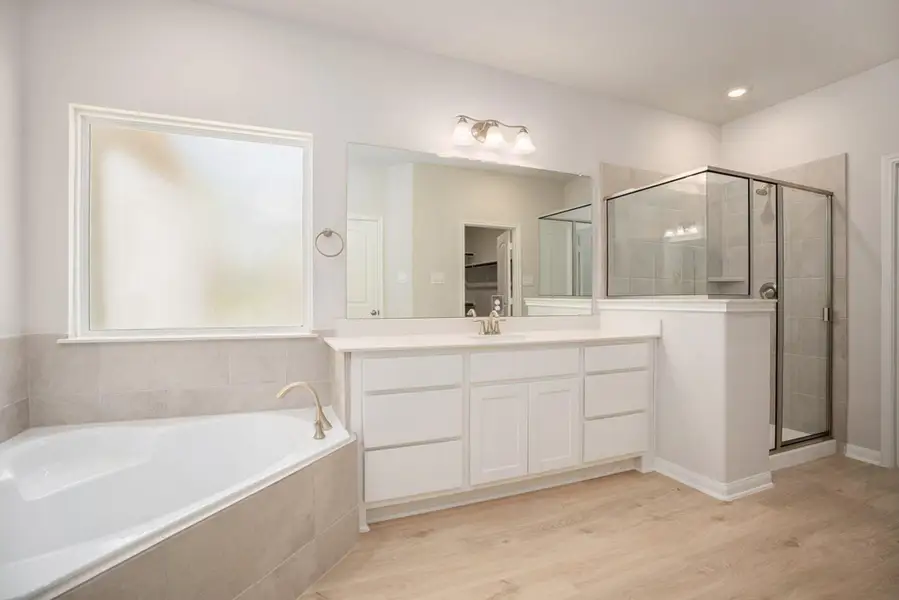 Image 8 of a home in Encino Estates. Image 8 of a home in Encino Estates.