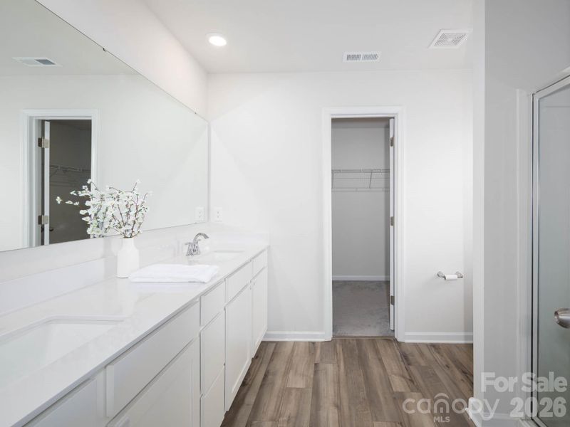 Primary bath with walk-in closet