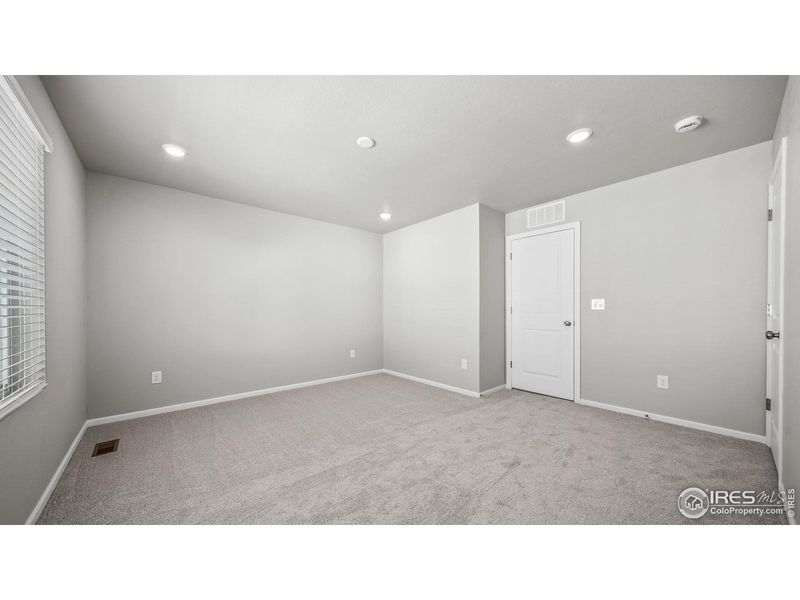 Spacious, unfurnished interior of a new home in , Johnstown (Image 22).