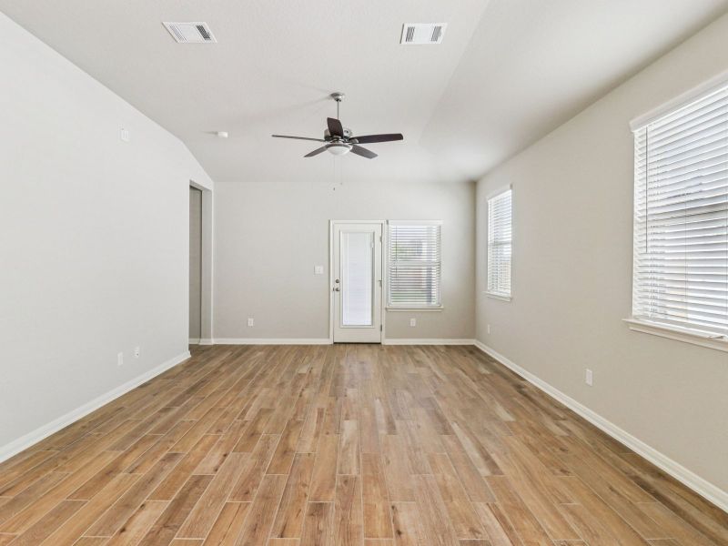Spacious, unfurnished interior of a new home in Kallison Ranch, San Antonio (Image 14).