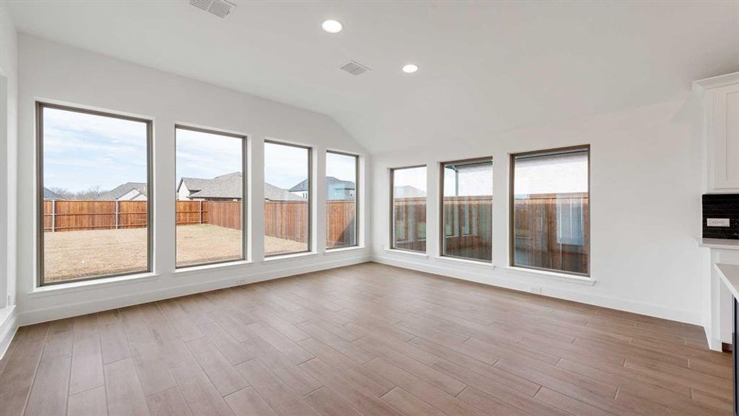 Spacious, unfurnished interior of a new home in Sonoma Verde, McLendon-Chisholm (Image 17).