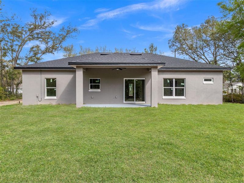 Exterior details and patio area of a home in , Ocklawaha (Image 23).