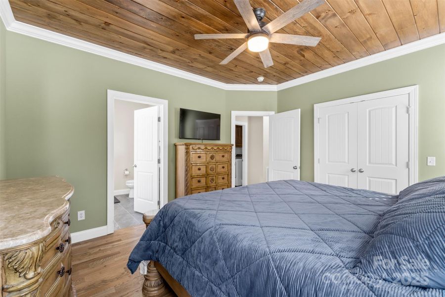 Furnished interior view inside a new home in , Hudson (Image 9).