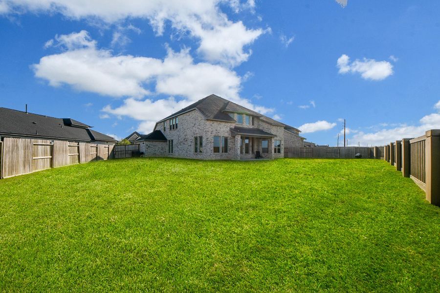 Image 21 of a home in Cross Creek West. Image 21 of a home in Cross Creek West.