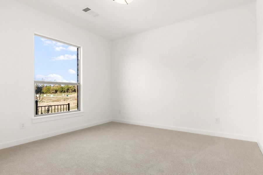 Spacious, unfurnished interior of a new home in Cottonwood Creek, Rowlett (Image 17).
